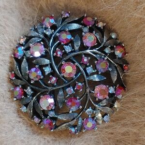 Sparkly Vintage Silver Tone 2287 Rhinestone Brooch